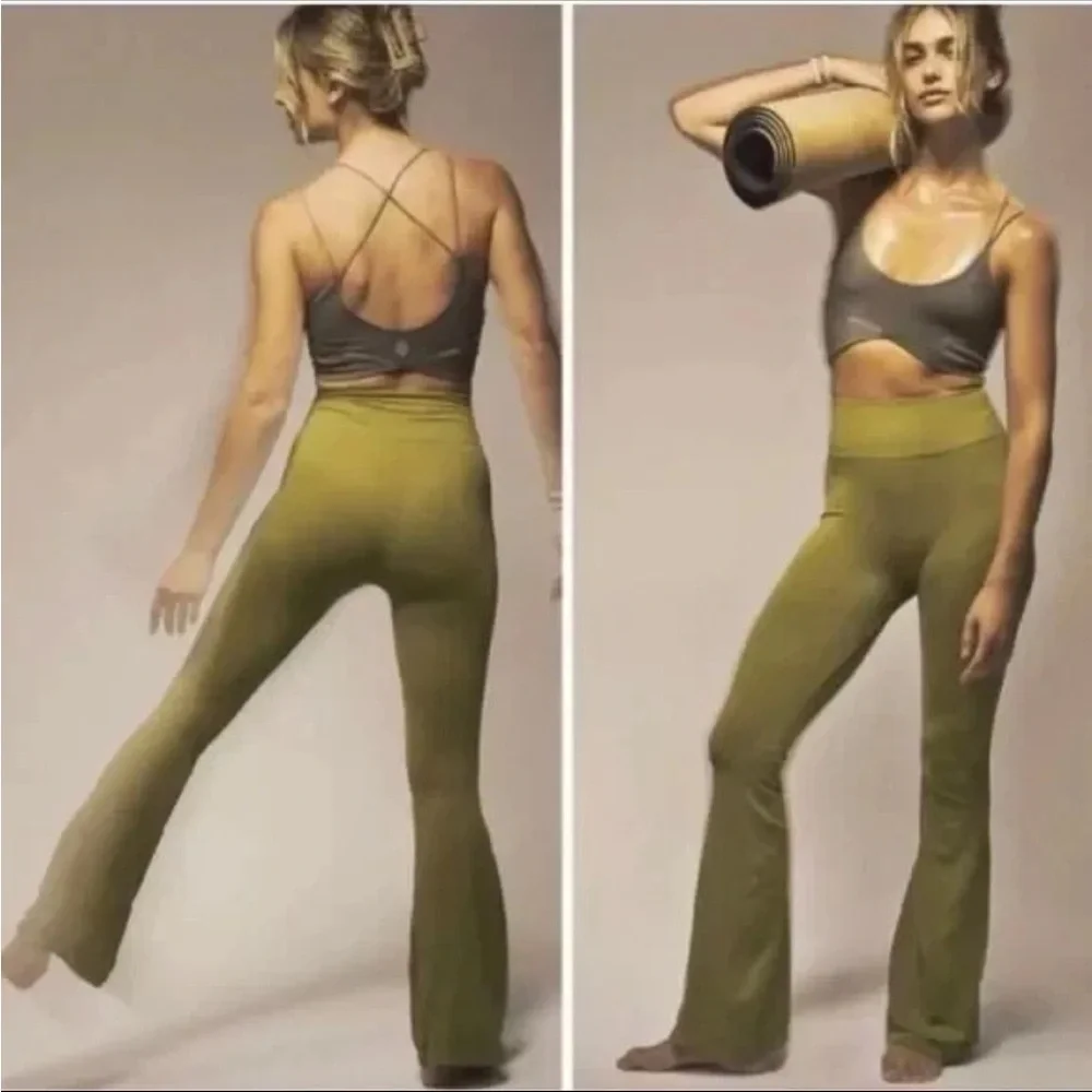 •Sold• FP Movement *Rare* Good Karma Flare Leggings In Olive Green - Picture 2 of 10